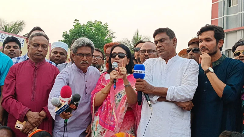 ঈদের নামাজ শেষে ‘জয় বাংলা’ স্লোগান-গুলিবর্ষণ, প্রতিবাদে বিএনপির বিক্ষোভ